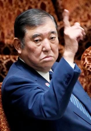 再)　首相、中央省庁の地方移転を推進　東京一極集中の是正へ